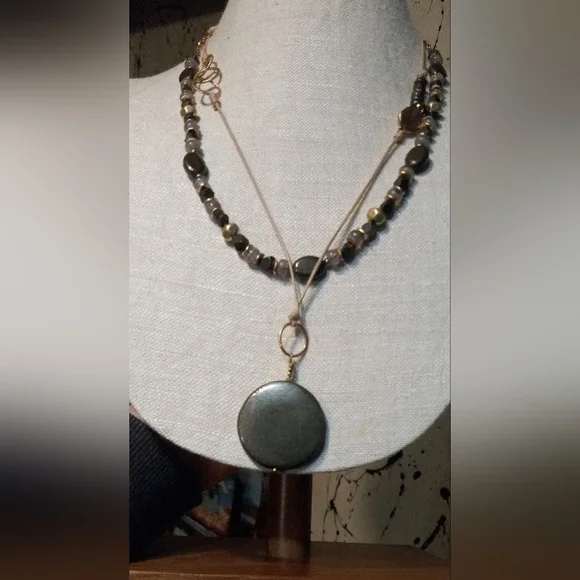 Elegant Dark Grey and Gold Necklace - Picture 3 of 4
